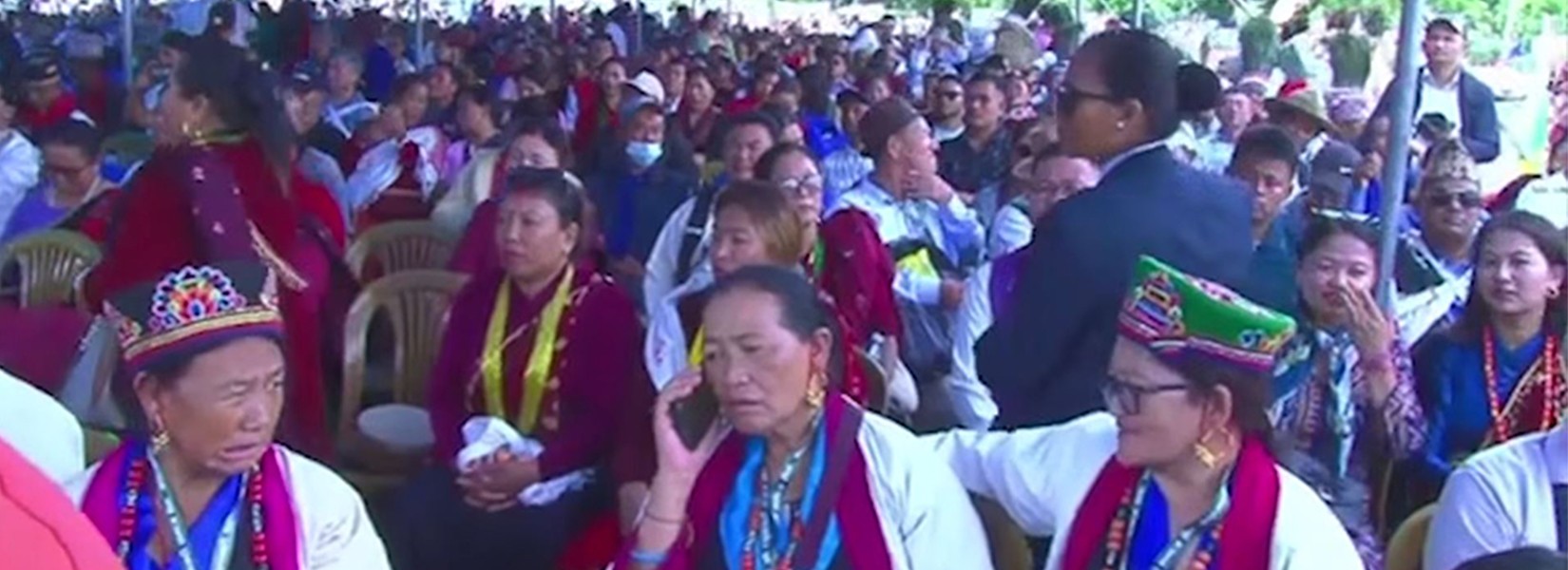  ३२ औं आदिवासी दिवसमा दुई फरक फरक कार्यक्रम